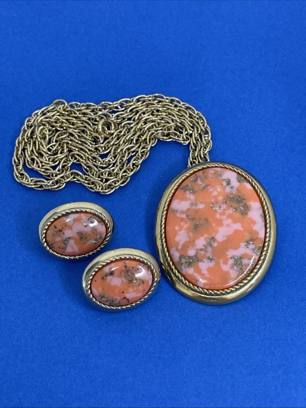 Vtg Sarah Coventry Coraline Pendant Brooch Clip On Earring Gold-Tone Signed